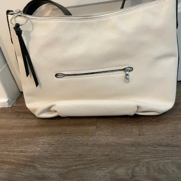 Purse - Picture 2 of 5